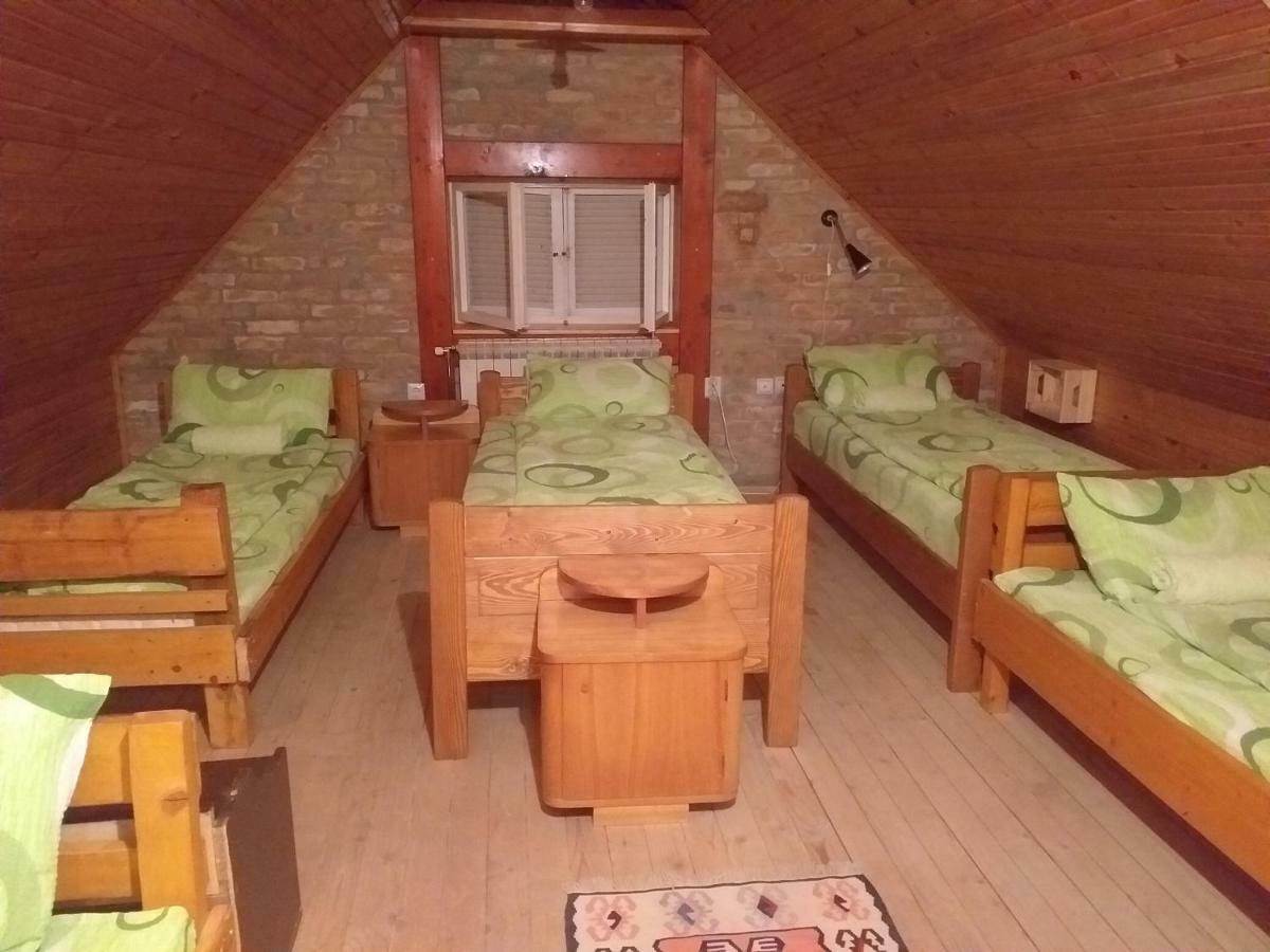 Lodging Vidmar Sremski Karlovci Ngoại thất bức ảnh